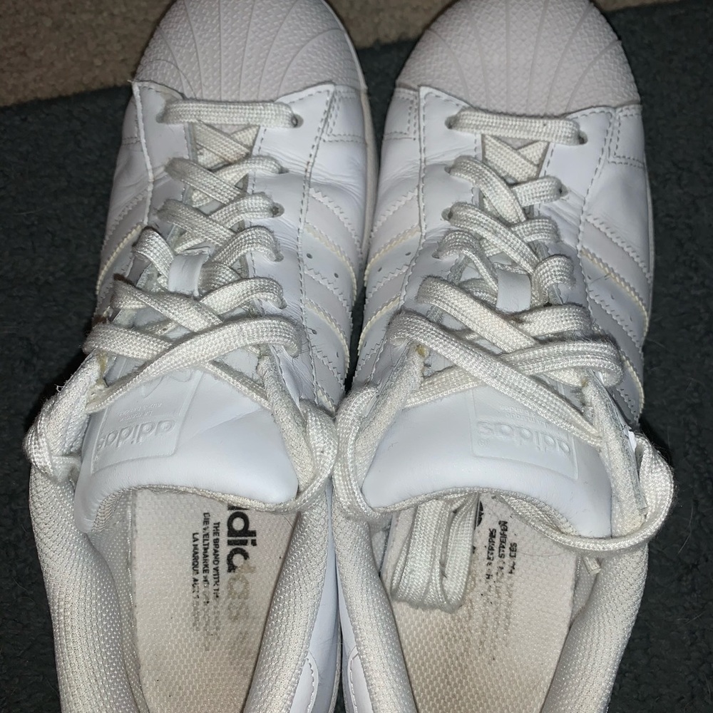 Women’s size 10 /Men’s size 8. Adidas Super Stars - Picture 5 of 7